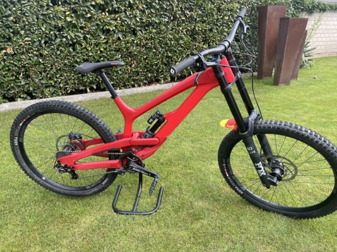 Downhill Bike YT TUES CF - XL