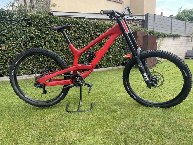 Downhill Bike YT TUES CF - XL